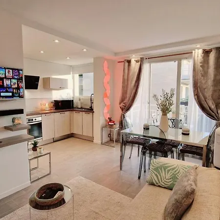 Aux Portes De Paris / Bord De Marne Apartment