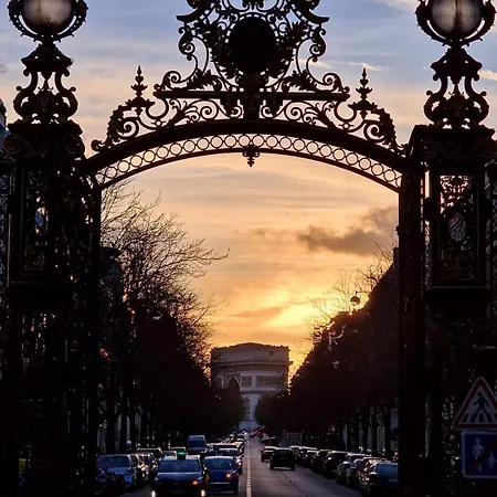 Aux Portes De Paris / Bord De Marne *